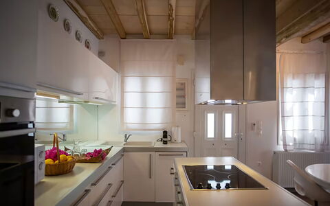 Mykonos Pool House 8: Küche, Interior Design, Countertop, Möbel, Flooring, Light Fixture, Küchengerät, Decke, Holz, Cabinetry