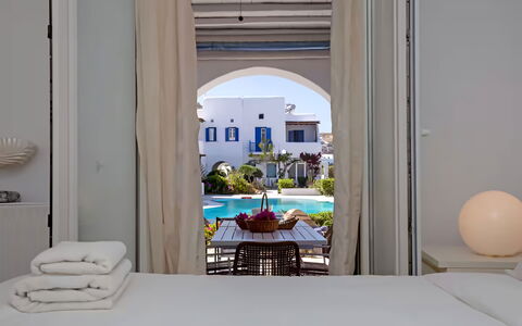 Mykonos Pool House 8: Schwimmbad, Resort, Zuhause, Wohnung, Sonnenliege, Hotel, Gartenmöbel, Villa, Stuhl, Eco Hotel