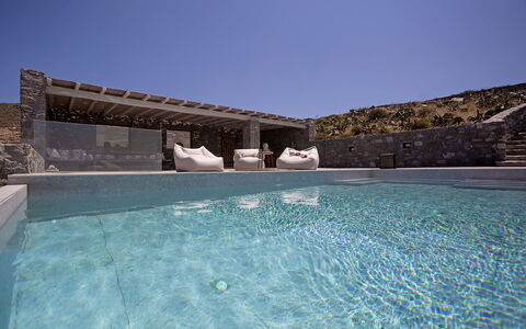 Villa Cornelia 2: Schwimmbad, Verbundwerkstoff, Resort, Water Feature, Hotel