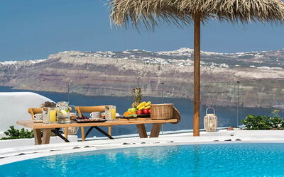 Villa Sean: Möbel, Gartenmöbel, Regenschirm, Resort, Stuhl, Schatten, Eco Hotel, Freizeit, Schwimmbad, Dachdecken