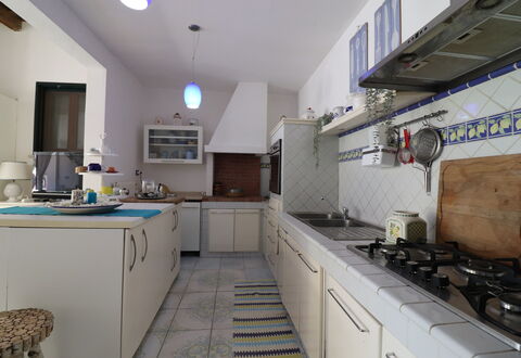 Villa Patrizia Otranto: Deluxe Countryside Retreat: Küche, Countertop, Küchengerät, Flooring, Interior Design, Major Appliance, Möbel, Spüle, Cabinetry, Fussboden