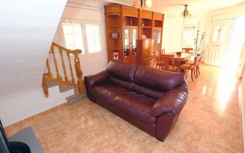 Isabel: Möbel, Flooring, Fussboden, Couch, Holz, Interior Design, Wohnzimmer, Zimmer, Holzboden, Zuhause