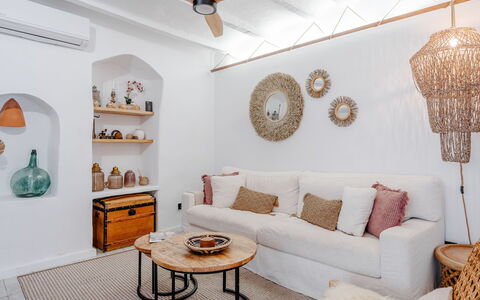 Villa Pastores: Möbel, Interior Design, Wand, Decke, Couch, Zuhause, Wohnzimmer, Zimmer, Flooring, Fussboden