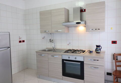 Ludovica: Küche, Küchengerät, Major Appliance, Countertop, Herd, Flooring, Holz, Spüle, Herd, Cabinetry