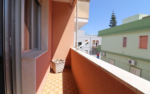 Isabel: Verbundwerkstoff, Wohnung, Daylighting, Holzbeize, Balkon, Farbe, Gips