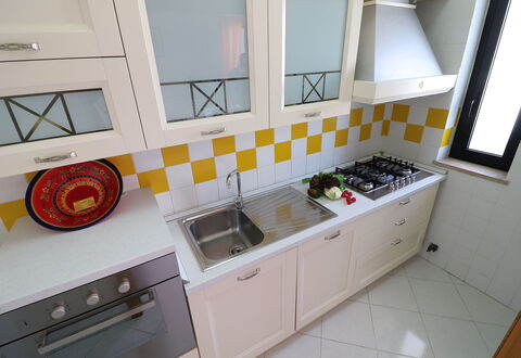 Gio: Küche, Herd, Major Appliance, Küchengerät, Countertop, Herd, Holz, Flooring, Gasherd, Interior Design