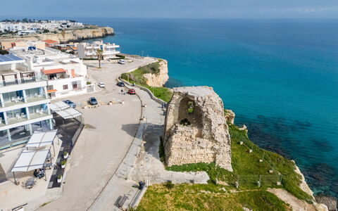 Azzurra: Blau, Küste, Meer, Küsten Und Ozeanische Forms, \Fels, Terrain, Ozean, Vorgebirge, Touristenattraktion