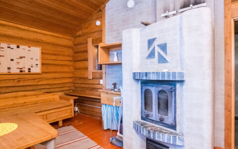 Luhtalemmikki: Bett, Möbel, Schlafzimmer, Interior Design, Bedding, Bettdecke, Flooring, Holz, Fussboden, Zimmer