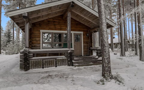 Luhtalemmikki: Bett, Möbel, Schlafzimmer, Interior Design, Bedding, Bettdecke, Flooring, Holz, Fussboden, Zimmer