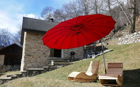 Rustico Raslina: Regenschirm, Gartenmöbel, Schatten, Garten, Hinterhof, Garten, Rasen, Stuhl, Design, Holzbeize