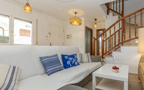 Magraners: Interior Design, Flooring, Möbel, Fussboden, Holz, Couch, Wohnzimmer, Zimmer, Decke, Zuhause