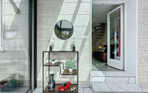 Ty Ar Mor: Interior Design, Blumentopf, Zimmerpflanze, Glas, Treppe, Design, Light Fixture, Aluminium, Fahrrad-Rad