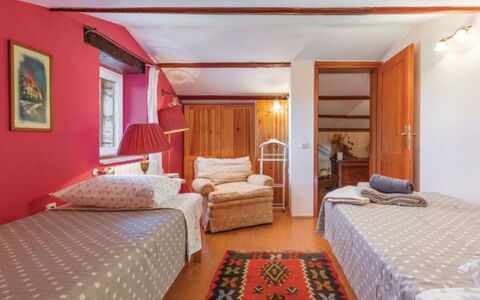 Leder: Bett, Möbel, Schlafzimmer, Interior Design, Bedding, Bettdecke, Holz, Linens, Fussboden, Decke