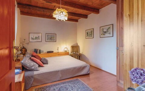 Leder: Möbel, Bett, Interior Design, Schlafzimmer, Flooring, Fussboden, Wand, Holz, Bettdecke, Decke