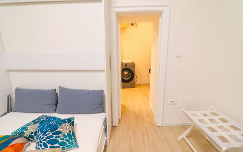 Penelope'S House Centro Storico: Interior Design, Fussboden, Flooring, Möbel, Schlafzimmer, Holz, Zimmer, Bett, Textil, Linens