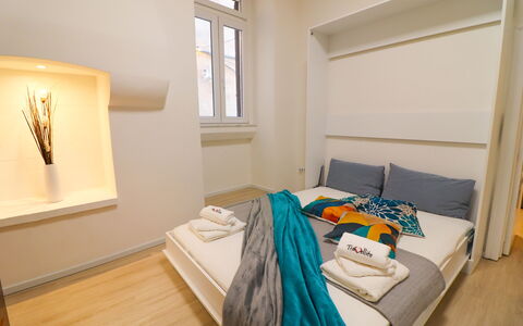 Penelope'S House Centro Storico: Interior Design, Möbel, Flooring, Fussboden, Holz, Schlafzimmer, Zimmer, Beleuchtung, Decke, Bett