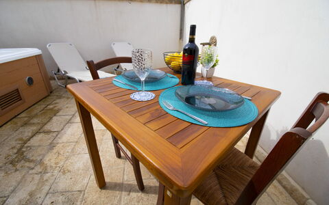 Coclea Heritage Suites: Möbel, Holz, Tabelle, Stuhl, Gartenmöbel, Tisch Im Freien, Esszimmer, Holzbeize, Küche & Esszimmer Tisch, Hartholz
