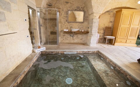 Coclea Heritage Suites: Flooring, Fussboden, Verbundwerkstoff, Fliese, Schwimmbad, Kalkstein