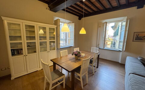 Casa Anna 13: Möbel, Interior Design, Flooring, Fussboden, Stuhl, Holz, Tabelle, Decke, Küche & Esszimmer Tisch, Esszimmer