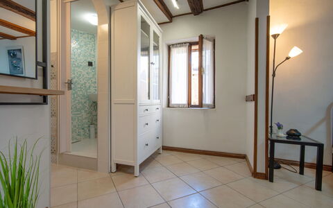 Piccolo Mondo: Haus, Wohngebiet, Zuhause, Dach, Verbundwerkstoff, Estate, Hütte, Schatten, Schwimmbad, Villa