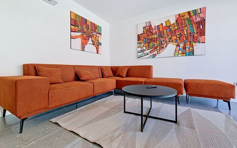 Aloa Iv: Möbel, Couch, Interior Design, Flooring, Fussboden, Wohnzimmer, Holz, Tabelle, Zuhause