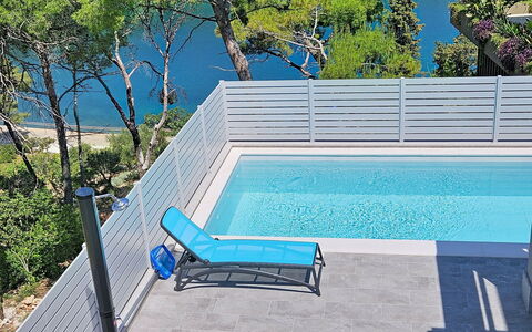 Aloa Iv: Blau, Schwimmbad, Gartenmöbel, Verbundwerkstoff, Schatten, Deck, Eco Hotel, Balkon, Resort, Sonnenliege