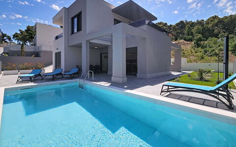 Aloa Iv: Blau, Schwimmbad, Resort, Villa, Hotel, Eco Hotel, Penthouse