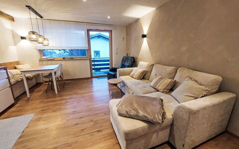 Alpennest: Möbel, Interior Design, Flooring, Fussboden, Wand, Couch, Holz, Decke, Zimmer, Wohnzimmer