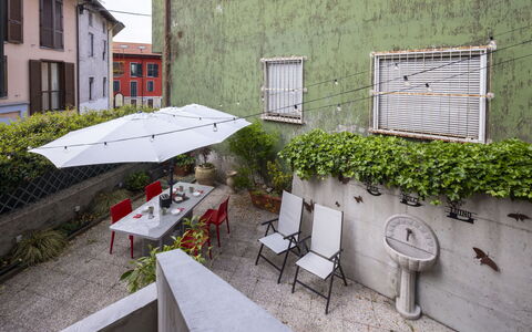 Dolce Luino: Blumentopf, Gartenmöbel, Stuhl, Zimmerpflanze, Wohnung, Tisch Im Freien, Garten, Hof, Garten