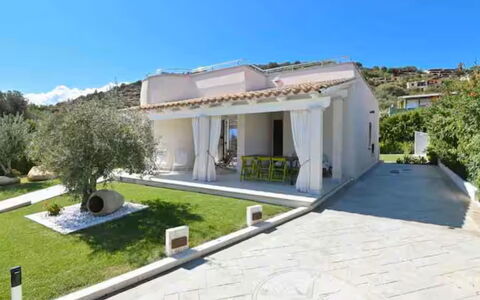 Villa Rei M&M: Wohnung, Resort, Balkon, Hotel, Schwimmbad, Ferienort, Strand
