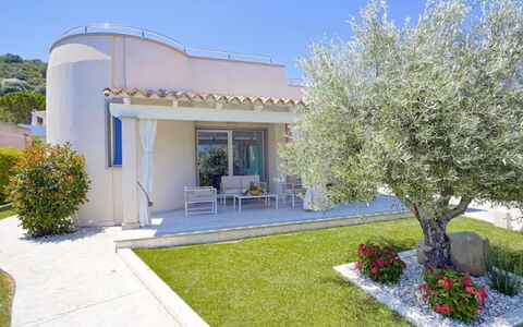 Villa Rei M&M: Wohnung, Resort, Balkon, Hotel, Schwimmbad, Ferienort, Strand