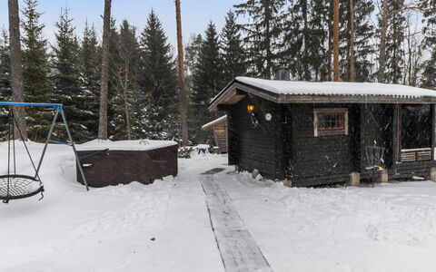 Villa Kökköharju: Holz, Flooring, Fussboden, Möbel, Holzboden, Interior Design, Etagenbett, Zimmer, Holzbeize, Hartholz