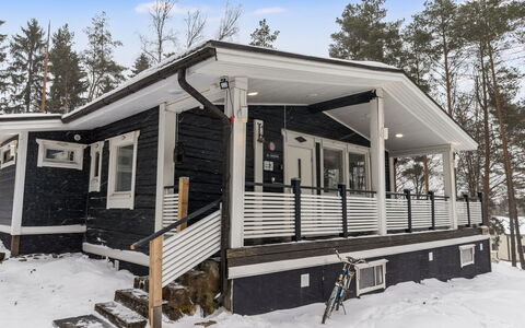 Villa Kökköharju: Holz, Winter, Zuhause, Schnee, Einfrieren, Hütte, Abstellgleis, Veranda, Blockhaus