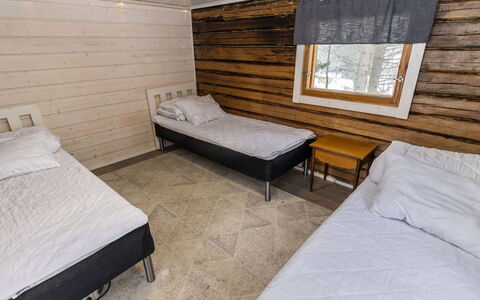 Villa Kökköharju: Holz, Fussboden, Flooring, Bett, Schlafzimmer, Hartholz, Bettrahmen, Planke, Holzboden, Holzbeize