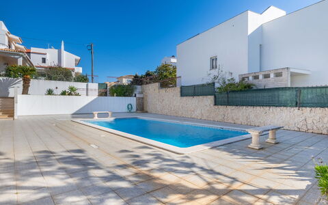 Ninho Do Mocho: Schwimmbad, Verbundwerkstoff, Fliese, Flagstone, Schatten, Beton, Hof, Resort