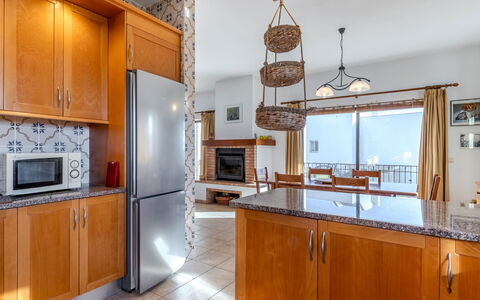 Ninho Do Mocho: Küche, Möbel, Interior Design, Flooring, Countertop, Holz, Fussboden, Cabinetry, Decke, Küchengerät