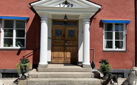 Herrgården: Tür, Zuhause, Haus, Treppe, Formen, Home Door, Schiebefenster, Veranda, Abstellgleis, Farbe