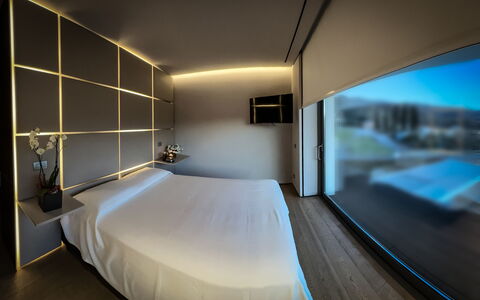 Villa Bilor Luxe: Beleuchtung, Bett, Schlafzimmer, Hotel, Nacht, Penthouse, Bettrahmen, Bedding, Suite