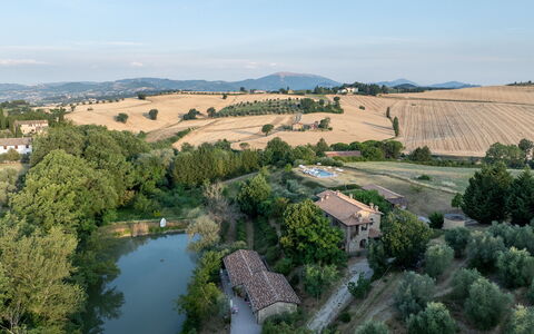 Il Giuncheto, Pool, Amazing View, Umbrian Countrys: Haus, Landschaft, Zuhause, Ländliches Gebiet, Grundstueck, Estate, Menschliche Siedlung, Dorf, Hütte