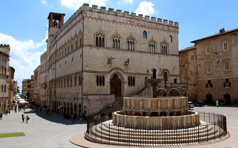 Il Giuncheto, Pool, Amazing View, Umbrian Countrys: Gebäude, Wand, Fenster, Stadt, Fassade, \Stadt, Die Architektur, Öffentlicher Raum, Wahrzeichen, Menschliche Siedlung