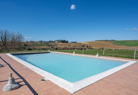 Il Giuncheto, Pool, Amazing View, Umbrian Countrys: Schwimmbad, Verbundwerkstoff, Schatten, Resort, Thermae, Water Feature, Fliese, Gartenmöbel, Hazienda, Villa