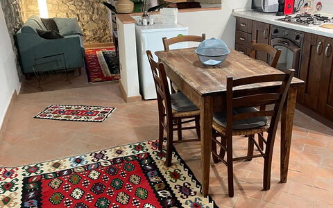 Borgo Antico, Pool, Barberino del Mugello: Möbel, Flooring, Fussboden, Interior Design, Teppich, Tabelle, Zimmer, Wohnzimmer