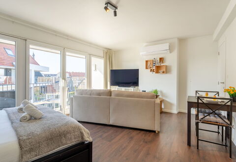 Studio 4.3 with Balcony & Airco: Hügel, Zuhause, Gebirge, Bergstation, Steigung, Balkon, Hütte, Alpen, Senke, Grat