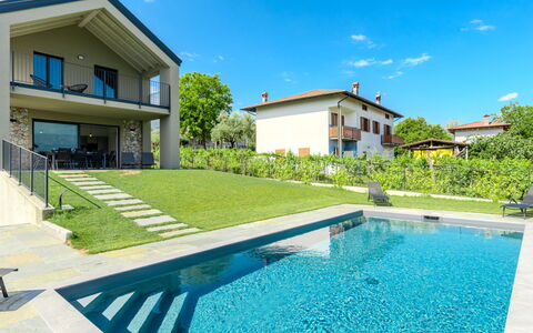 La Serena: Schwimmbad, Wohngebiet, Haus, Zuhause, Estate, Resort, Garten, Villa, Landscaping, Eco Hotel