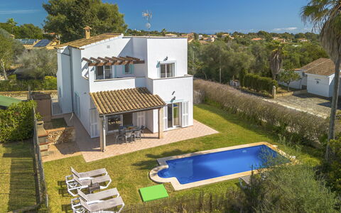 Cala Murada 102: Zuhause, Wohngebiet, Estate, Schwimmbad, Landscaping, Bauernhaus, Rasen, Schatten, Garten, Villa