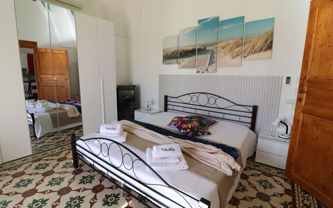 Galene'S Home: Möbel, Flooring, Fussboden, Interior Design, Schlafzimmer, Zimmer, Stuhl, Wohnung, Bett, Linens