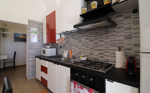 Galene'S Home: Küche, Küchengerät, Major Appliance, Countertop, Flooring, Interior Design, Möbel, Herd, Fussboden, Cabinetry
