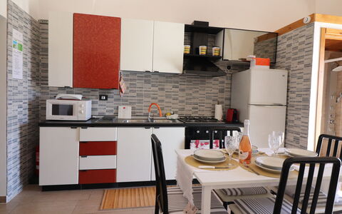 Galene'S Home: Möbel, Küche, Interior Design, Küchengerät, Flooring, Major Appliance, Countertop, Stuhl, Fussboden, Textil