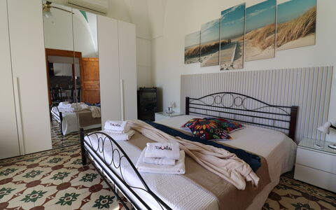 Galene'S Home: Möbel, Flooring, Fussboden, Interior Design, Schlafzimmer, Zimmer, Stuhl, Bett, Linens, Wohnung