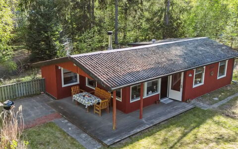 Sigge - 5Km from the Sea: Holz, Zuhause, Veranda, Deck, Hartholz, Dach, Holzbeize, Holzboden, Eco Hotel